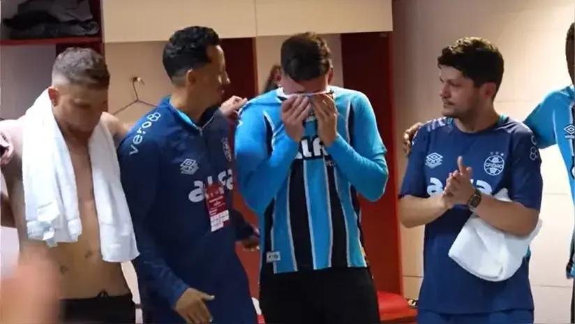 Erick Noriega dejó conmovedor mensaje tras confirmarse fuerte lesión en Gremio: "Volveré mucho más fuerte"