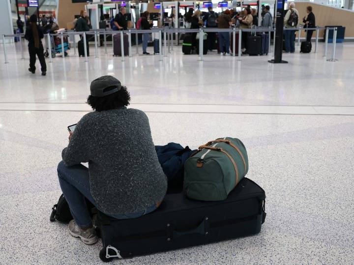 Trump tells air traffic controllers to get back to work or get docked