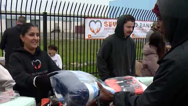 Gratitude on the Streets: Bringing Thanksgiving to those in need