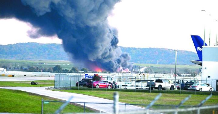 Plane crash near Louisville, Kentucky, airport; multiple people reported injured