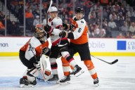 Deadspin | Tim Stutzle scores in OT as Senators get past Flyers 3-2