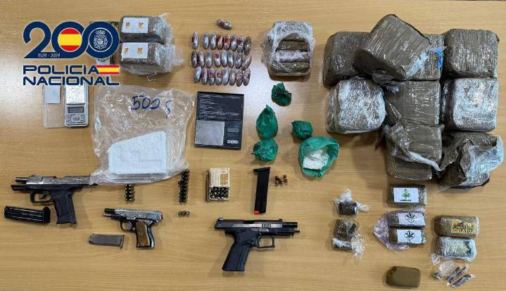Detenida una operación en El Quemadero con 12 kilos de hachís y cocaína y varias armas de fuego intervenidas