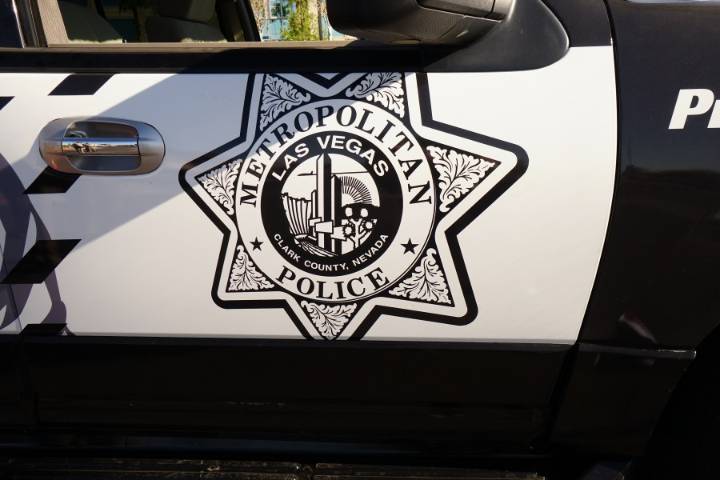 Las Vegas police investigate suspicious package near Sahara and Fort Apache