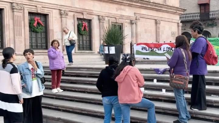 Reclaman mujeres alto a la violencia; montan memorial en Plaza Nueva Tlaxcala de Saltillo
