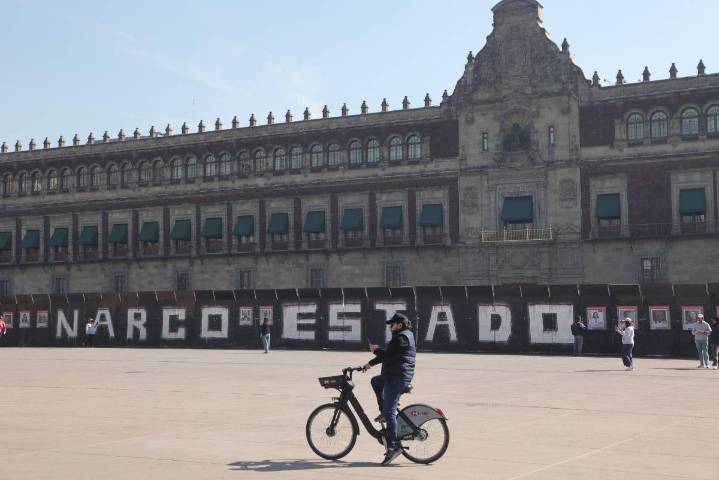 Refuerzan cerco de seguridad en el Zócalo ante marcha convocada por jóvenes