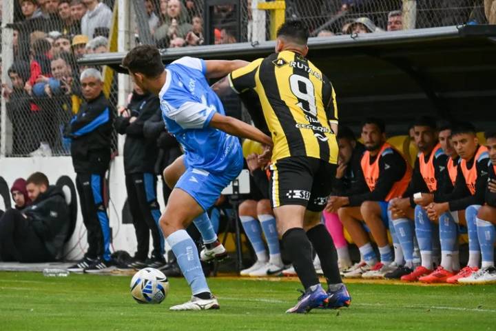 Estudiantes de Rio Cuarto igualó 1-1 con Madryn, ganó 3-1 en el global y ascendió a Primera División