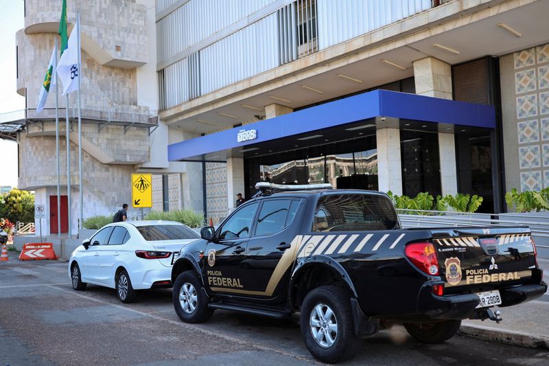 Brazil central bank shuts Banco Master as police detain top investor