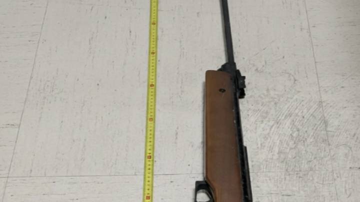 Alertan a la Policía Local de Huesca de los disparos realizados desde una casa