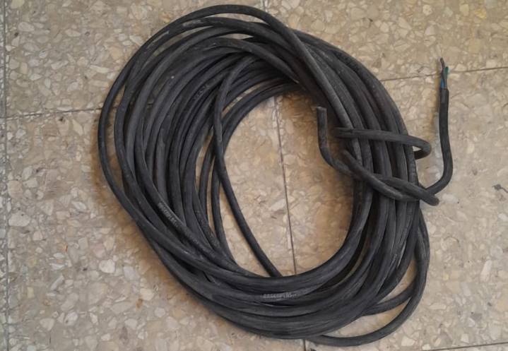 Intentó robar cables de una obra y lo demoró la policía