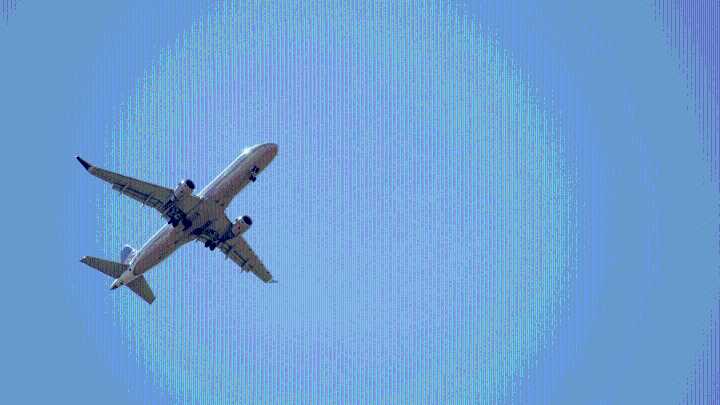 US to cut air traffic by 10% at 40 airports as shutdown crisis deepens