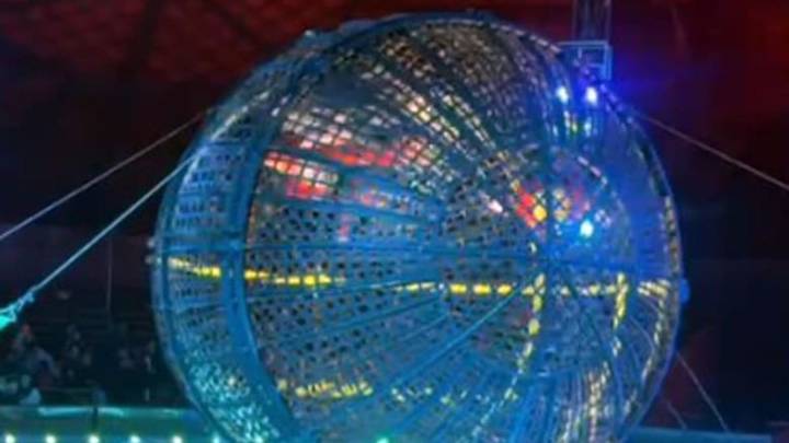 Un acróbata chileno murió durante una maniobra en el "globo de la muerte"