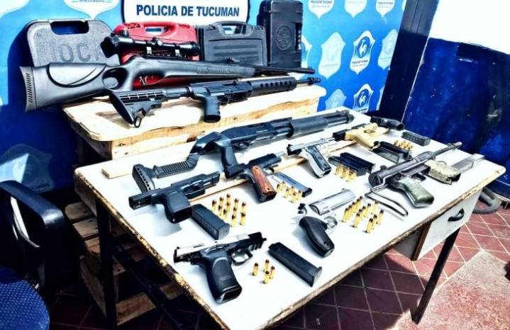 Banda del Río Salí: su pareja lo denunció por violento y le decomisaron un “pequeño arsenal”