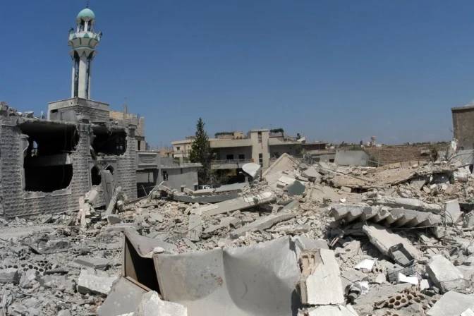 ‘The pope is traveling to a wounded country,’ Lebanese priest says