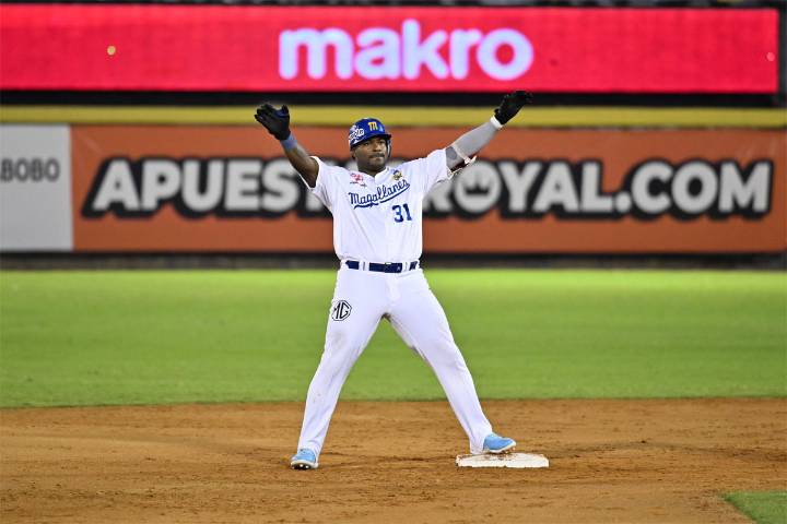 Yasiel Puig paga dividendos al Magallanes como bateador con corredores en posición de anotar