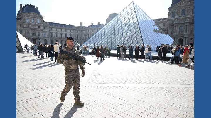 Two new suspects handed preliminary charges in Louvre jewels heist case, Paris prosecutor says