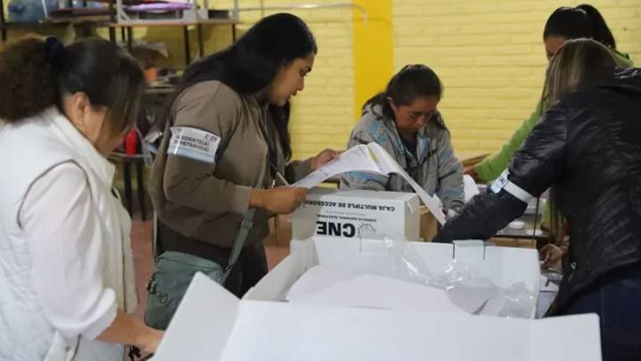 Honduras vive jornada electoral entre largas filas y expectativa por cierre de urnas