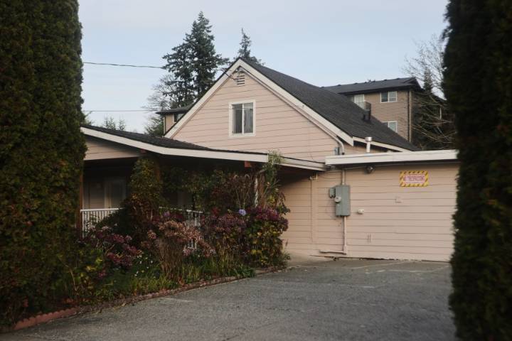 US halts all asylum decisions after shooting of National Guard members