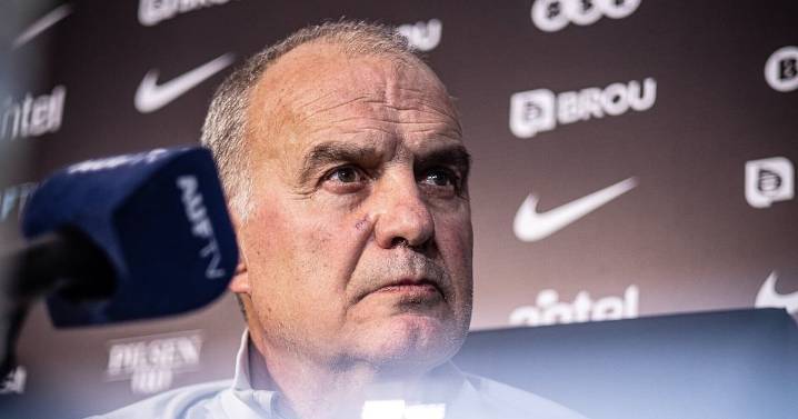 “Soy tóxico; el que está cerca mío, empeora”: la explicación de Marcelo Bielsa a su frase más polémica en Uruguay