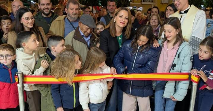 El belén monumental y un poblado de hinchables abren la programación navideña en Albox