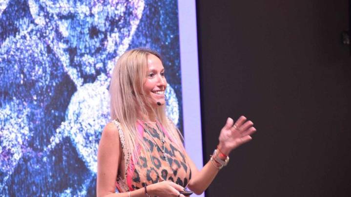 Salud mental en el trabajo: prevenir el burnout, la gran prioridad organizacional. Por Verónica Dobronich.