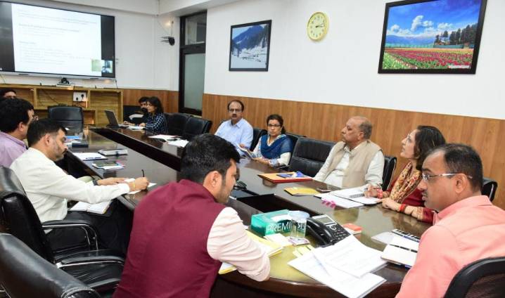 Div Com reviews progress of ongoing projects at Mubarak Mandi Heritage Complex