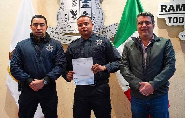 Reconocen a policías municipales por su destacada labor