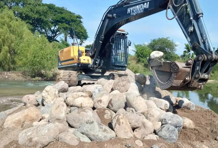 Reconstruyen el Paso del Guayabo, la ruta que vuelve a conectar Ixtapa con San José del Valle