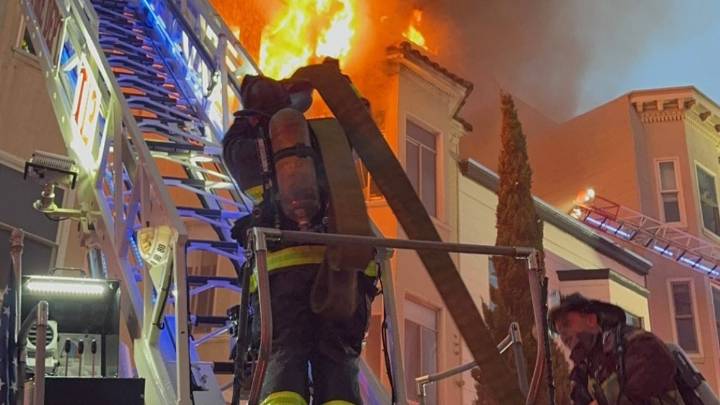 Voraz incendio en San Francisco – Telemundo Area de la Bahía 48