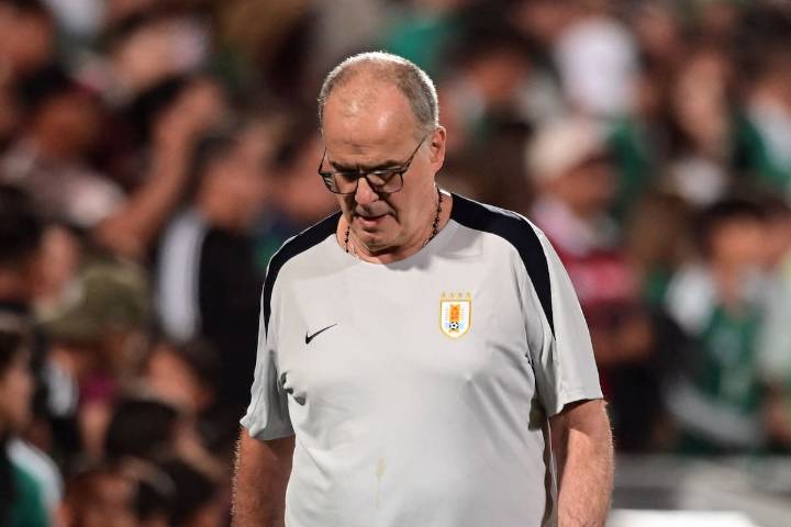 Horas clave para el futuro de Marcelo Bielsa: la decisión que evalúa Uruguay tras la dura goleada ante Estados Unidos