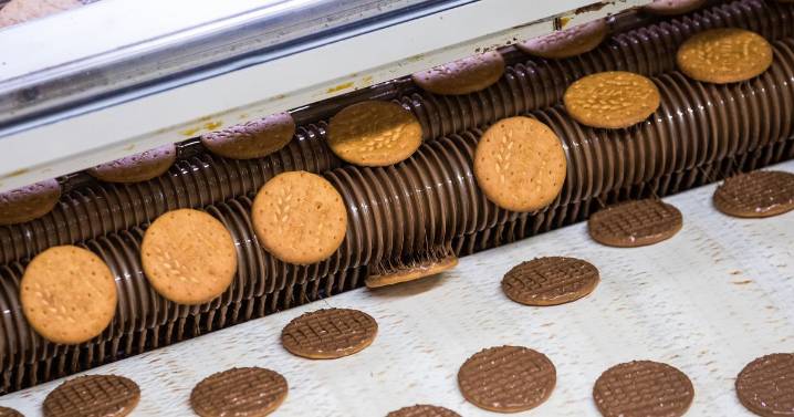 People are just learning the correct way to eat chocolate digestives