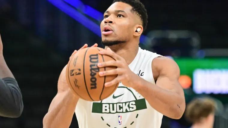 Bucks' Giannis Antetokounmpo injury update impacts playing status vs. Hornets