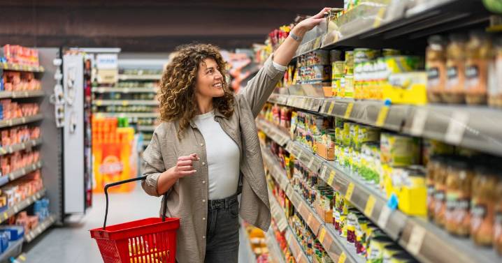 Saving expert's 'best day' to do Christmas food shop to avoid 'busy shops and empty shelves'