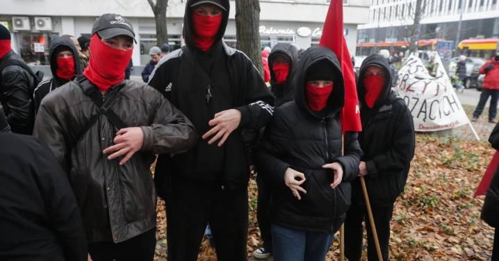 Quienes son los grupos "antifa" que EEUU acaba de designar como organizaciones terroristas