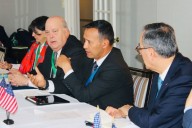 Ministro de Defensa abordó lucha contra el narcotráfico en reunión con senadores estadounidenses