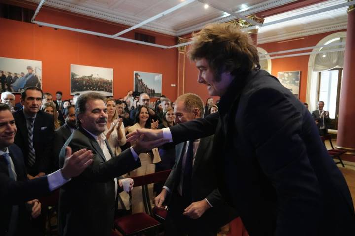 La jugada de Milei para frenar la interna del Gabinete, la encerrona a Macri y la nueva pelea con Kicillof