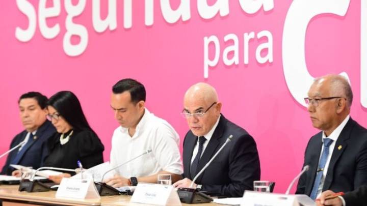 Premier Ernesto Álvarez ratifica compromiso con libre mercado y clima de confianza empresarial
