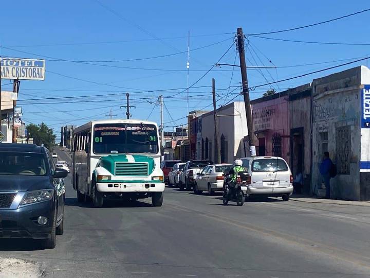 Transporte público de Monclova se desvía a calle Allende por obras