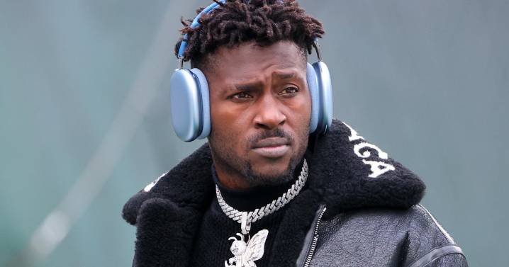 Former NFL star Antonio Brown extradited from Dubai to stand trial in Miami shooting, police say