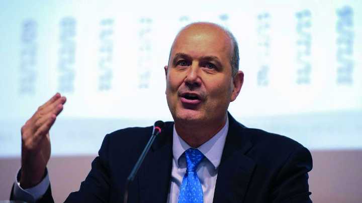 Sturzenegger afirmó que la reforma laboral apunta a que "suba el sueldo de la gente"