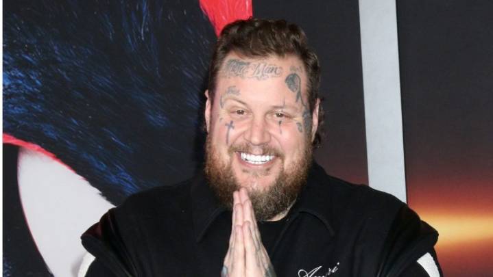 Jelly Roll earns eighth consecutive No. 1 on country airplay with “Heart Of Stone”