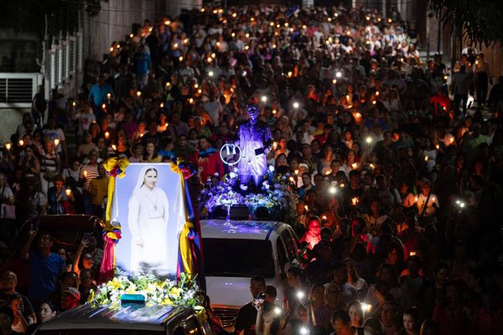 La marcha de los santos, por Gustavo J. Villasmil Prieto 