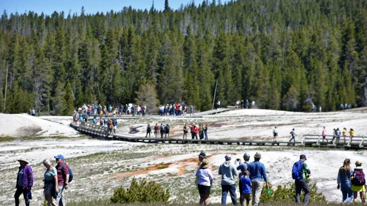 Higher fees for foreigners visiting US national parks stokes tourism concerns