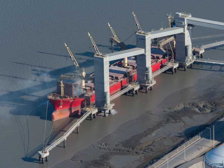 En octubre el superávit comercial llegó a US$ 800 millones, el nivel más bajo en cinco meses