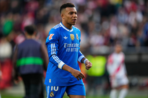 Rapero francés Orelsan dice que un "malentendido" causó su disputa con Mbappé