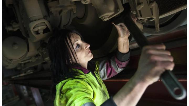 Renfe impulsa un plan de jubilación para aumentar la presencia de mujeres y rejuvenecer la plantilla