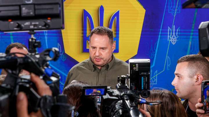 Renuncia la "mano derecha" de Zelenski ante el megaescándalo de corrupción