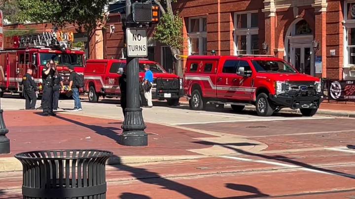 Gas leak prompts evacuations near Dallas' West End district