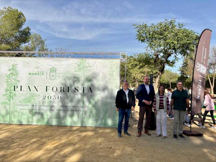 El CEIP Antonio Delgado Dorrego incorpora nuevo arbolado gracias al Plan Foresta