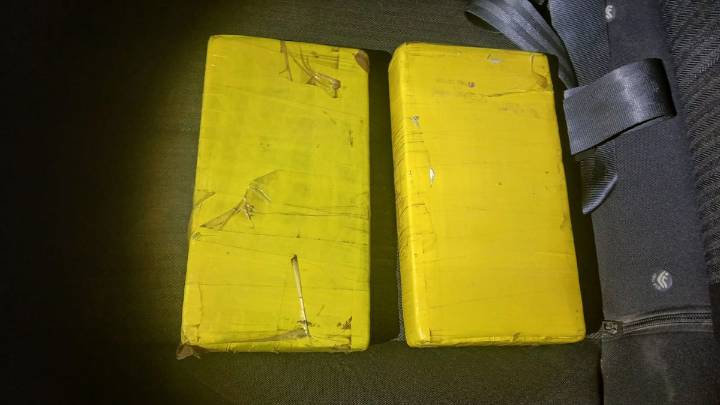 Detuvieron a una mujer y secuestraron más de 1,3 kilos de cocaína en control sobre Ruta 9