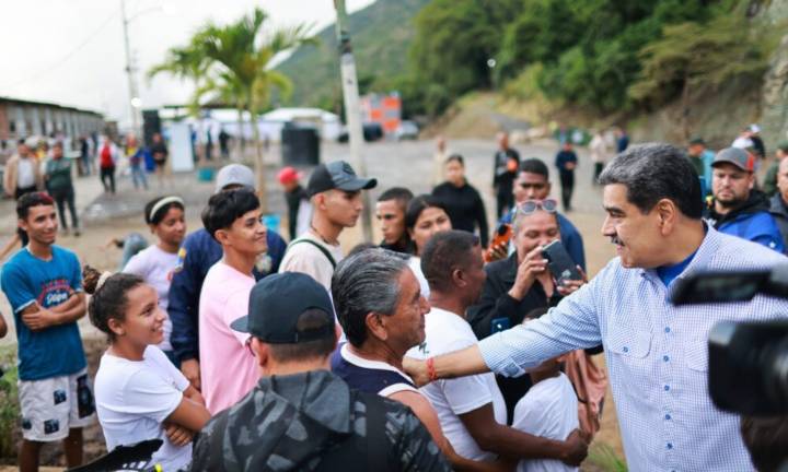 Maduro activa el plan de desarrollo integral del corredor Caracas